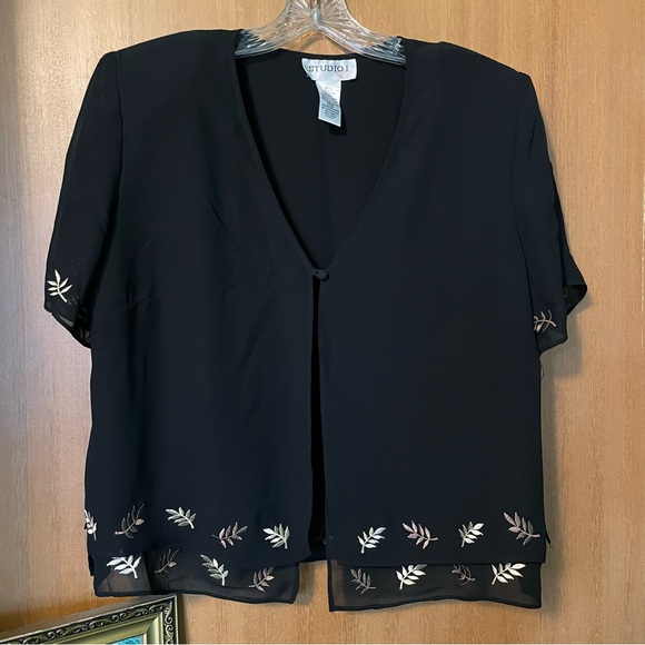 Studio I Sheer Short Sleeve Black Blazer with Embroidered Leaves - Picture 5 of 9